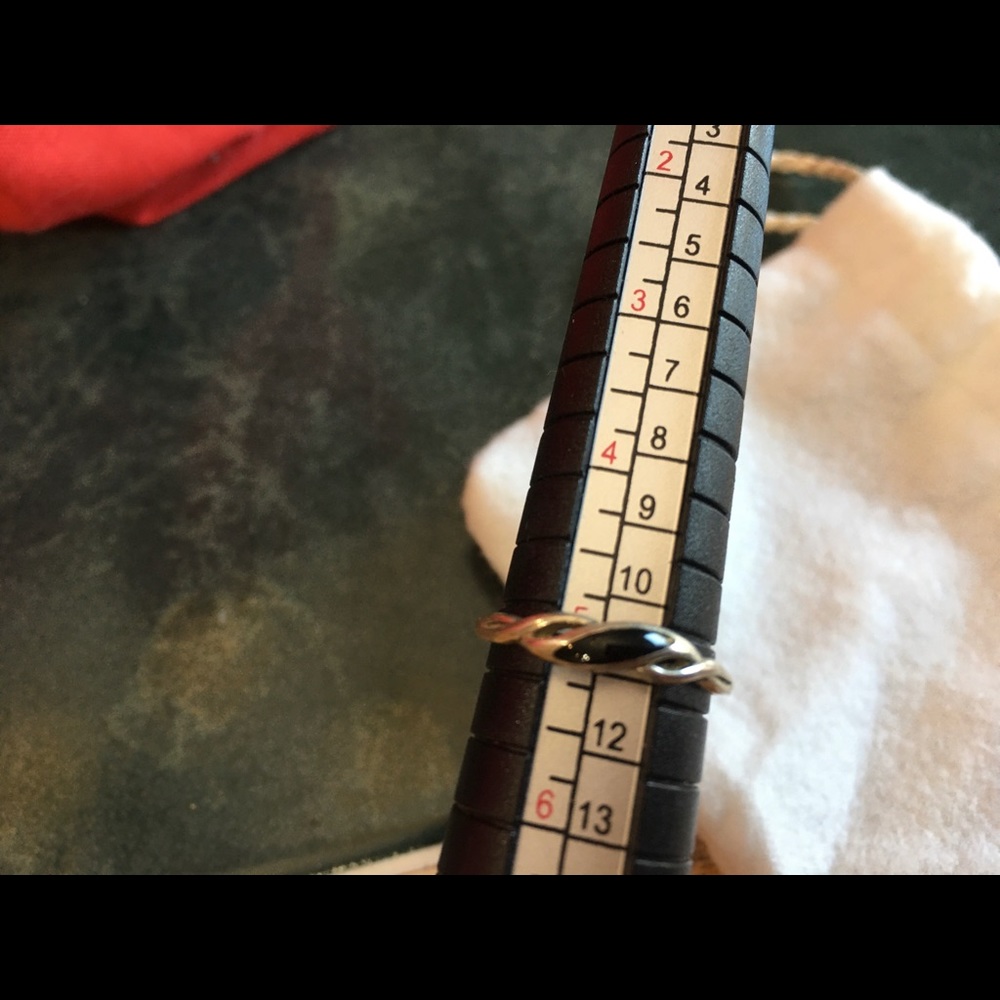 Sterling and black onyx ring - Picture 5 of 5